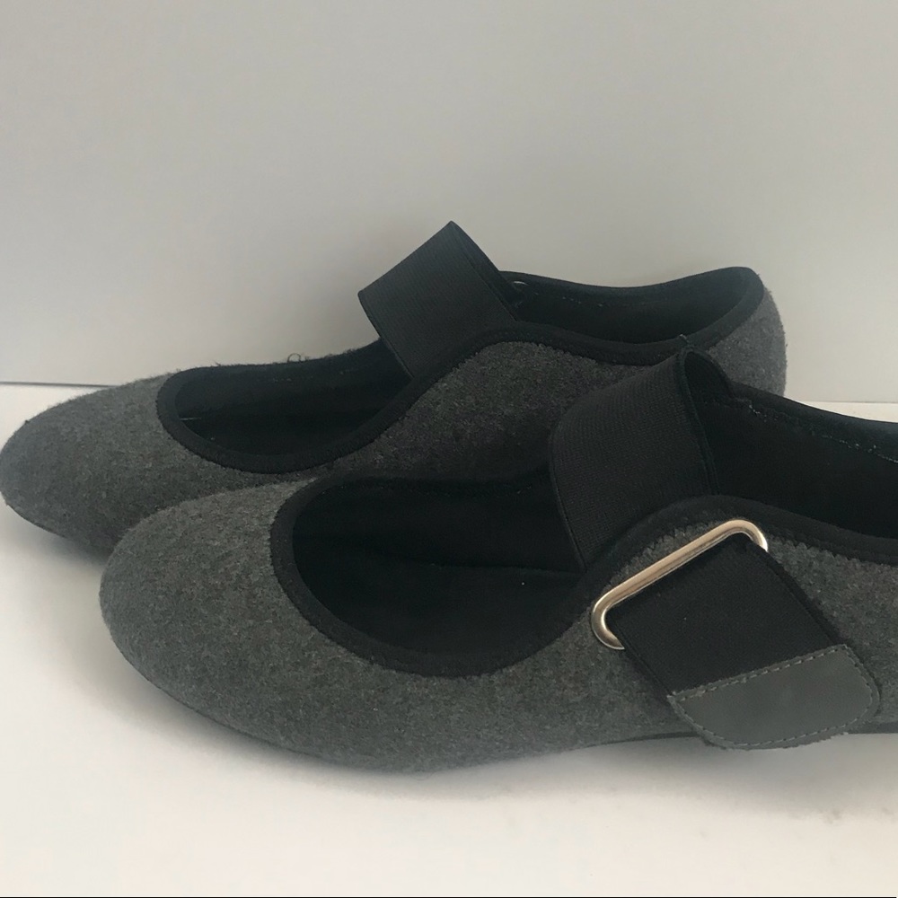 Bakers Retro Flats